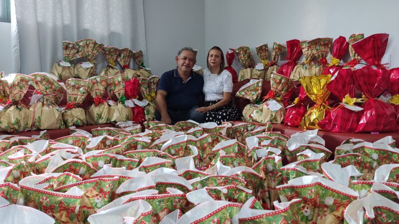 A Prefeitura Municipal de Santa Tereza de Goiás realizou, a entrega de panettones em reconhecimento ao trabalho e dedicação dos colaboradores